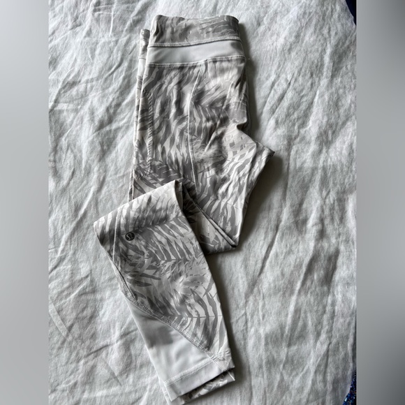 Lululemon pace rival legging - Picture 2 of 3